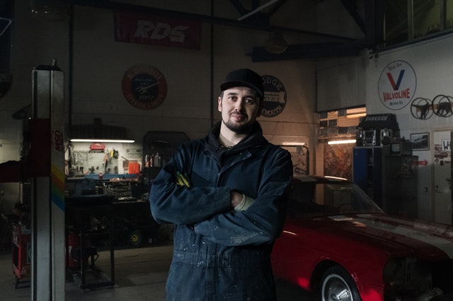 Šikovný automechanik
